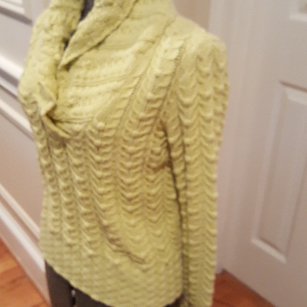 Sweater - Picture 2 of 4